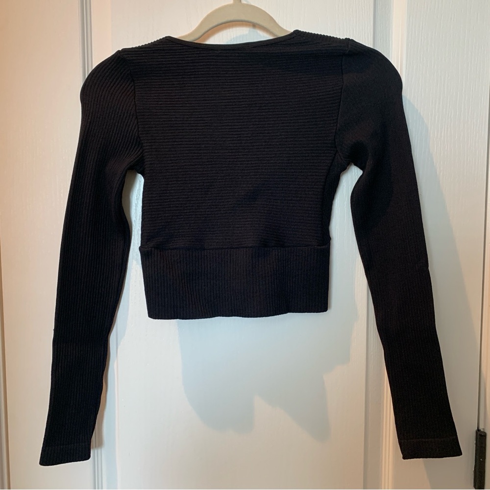 FOREVER 21 Women’s Ribbed Longsleeve V-neck Crossover Sweater Crop Top Small - Picture 8 of 9
